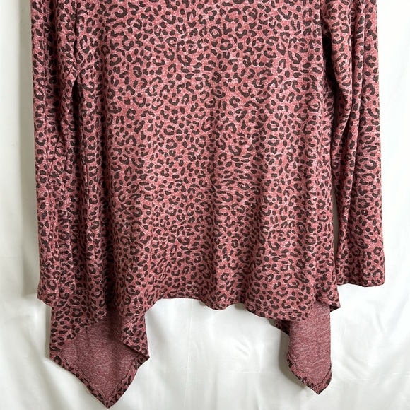 Bobeau Cardigan Women’s Maroon Cheetah Cardigan Size Medium - Picture 7 of 8